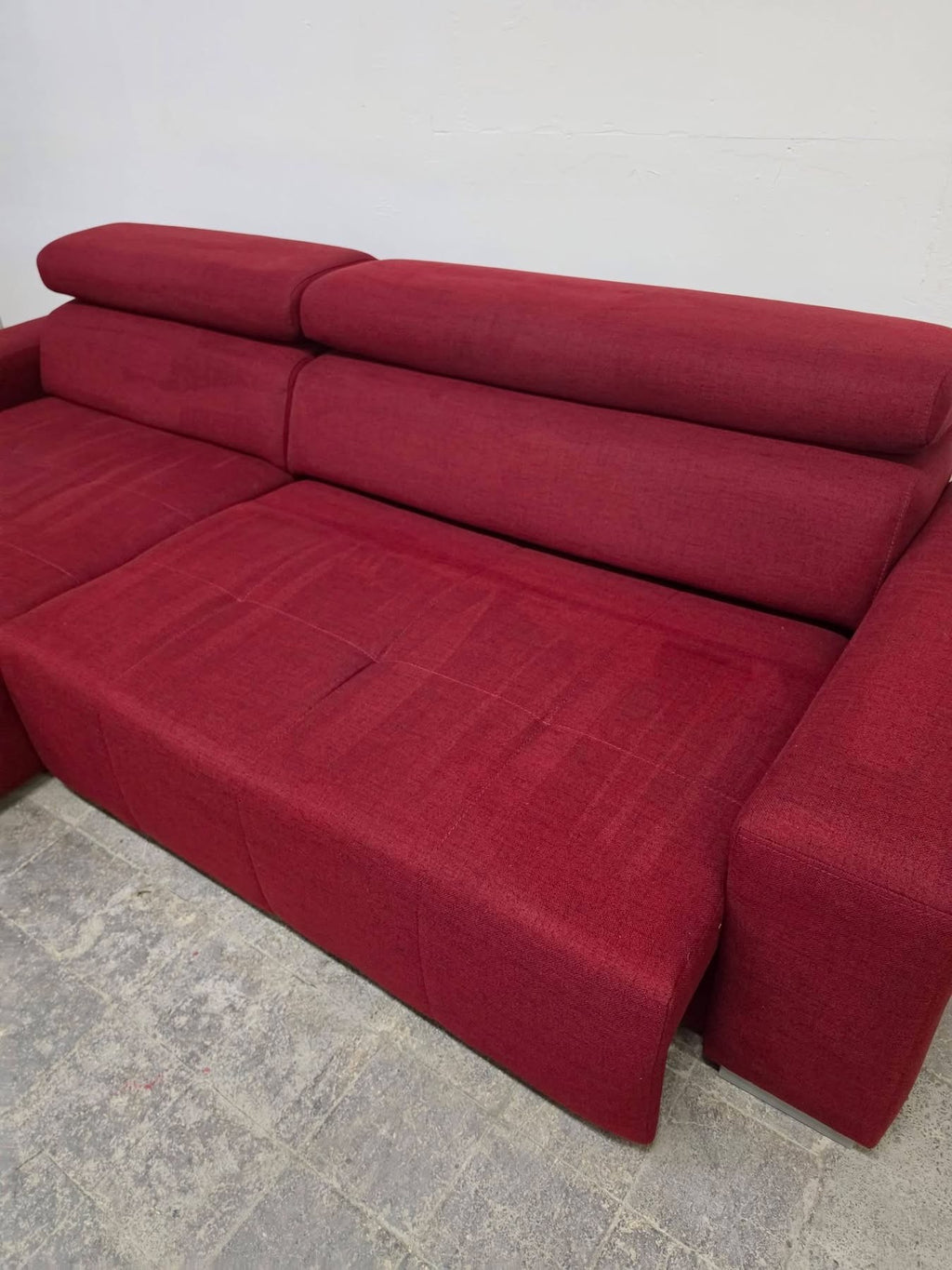 Modern piros kanapé