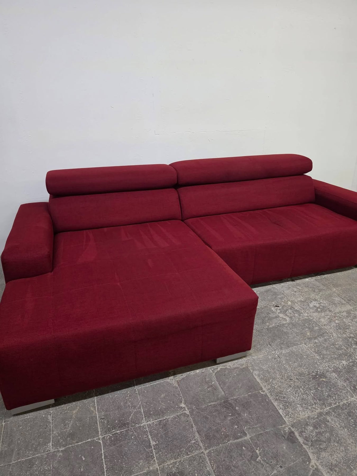 Modern piros kanapé